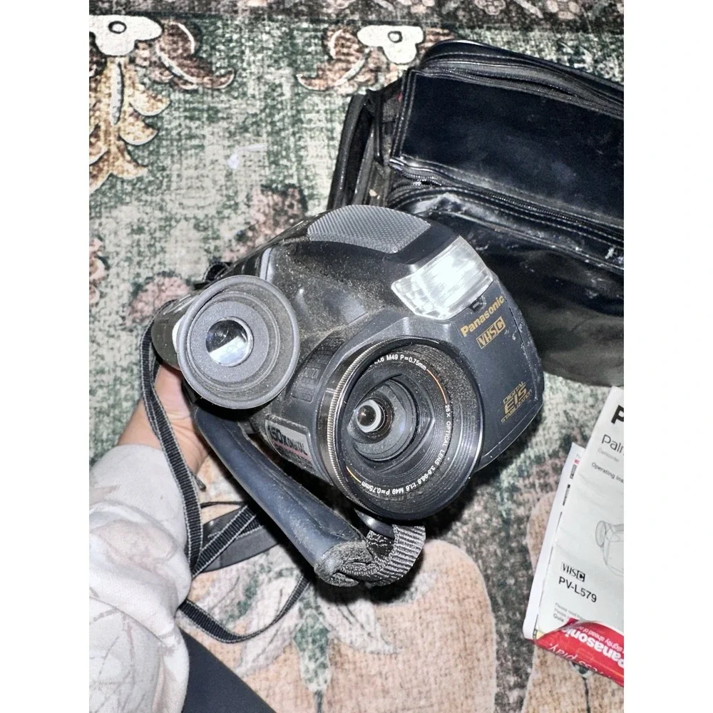 Panasonic VHSC Camcorder PalmSight VINTAGE‎ PV-L579D For ** Parts Only**